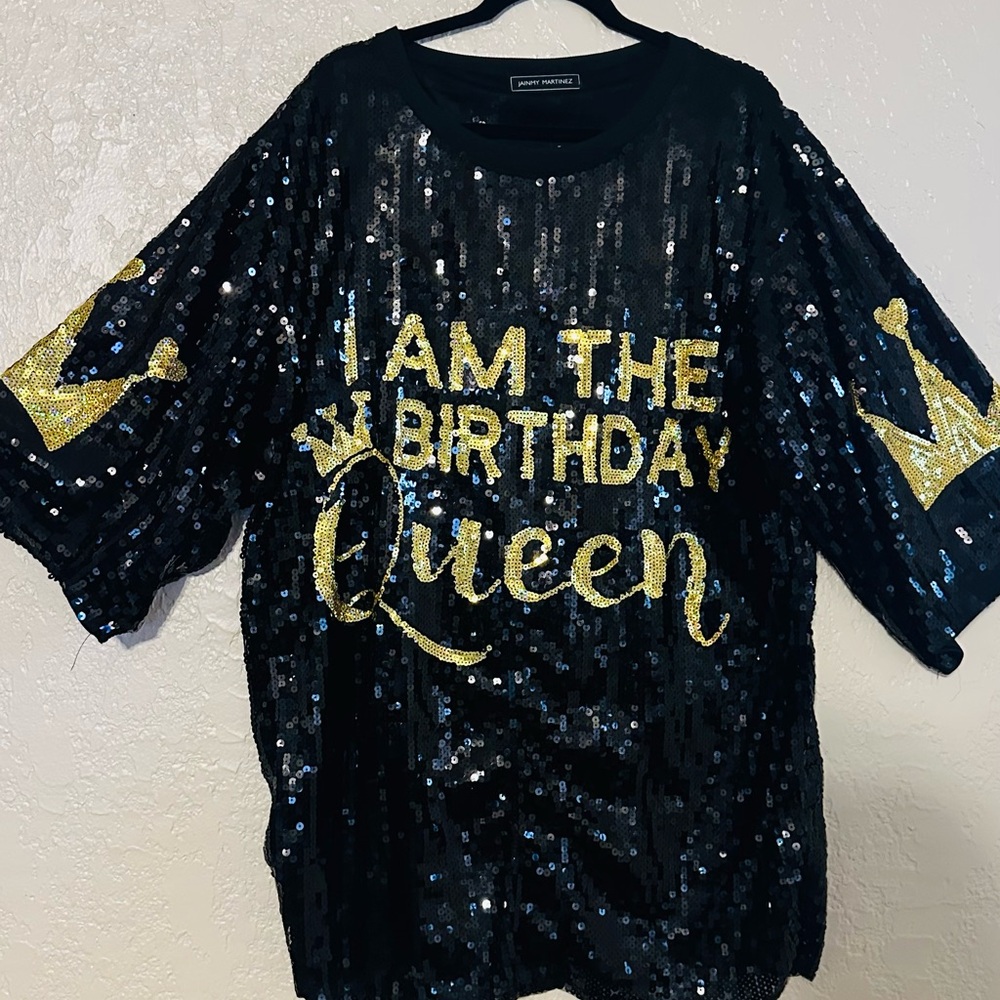 🖤🖤HEY QUEEN, IT’S YOUR BIRTHDAY-Black and Gold Sequin 'Birthday Queen' Top🖤🖤